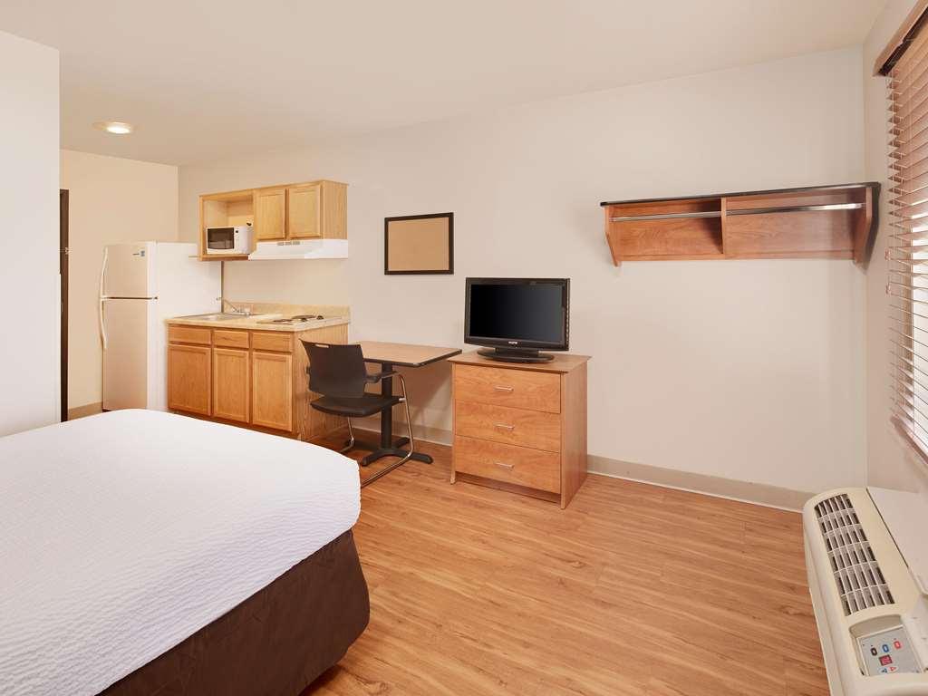 Extended America Select - Lauderdale - Airport - West Davie