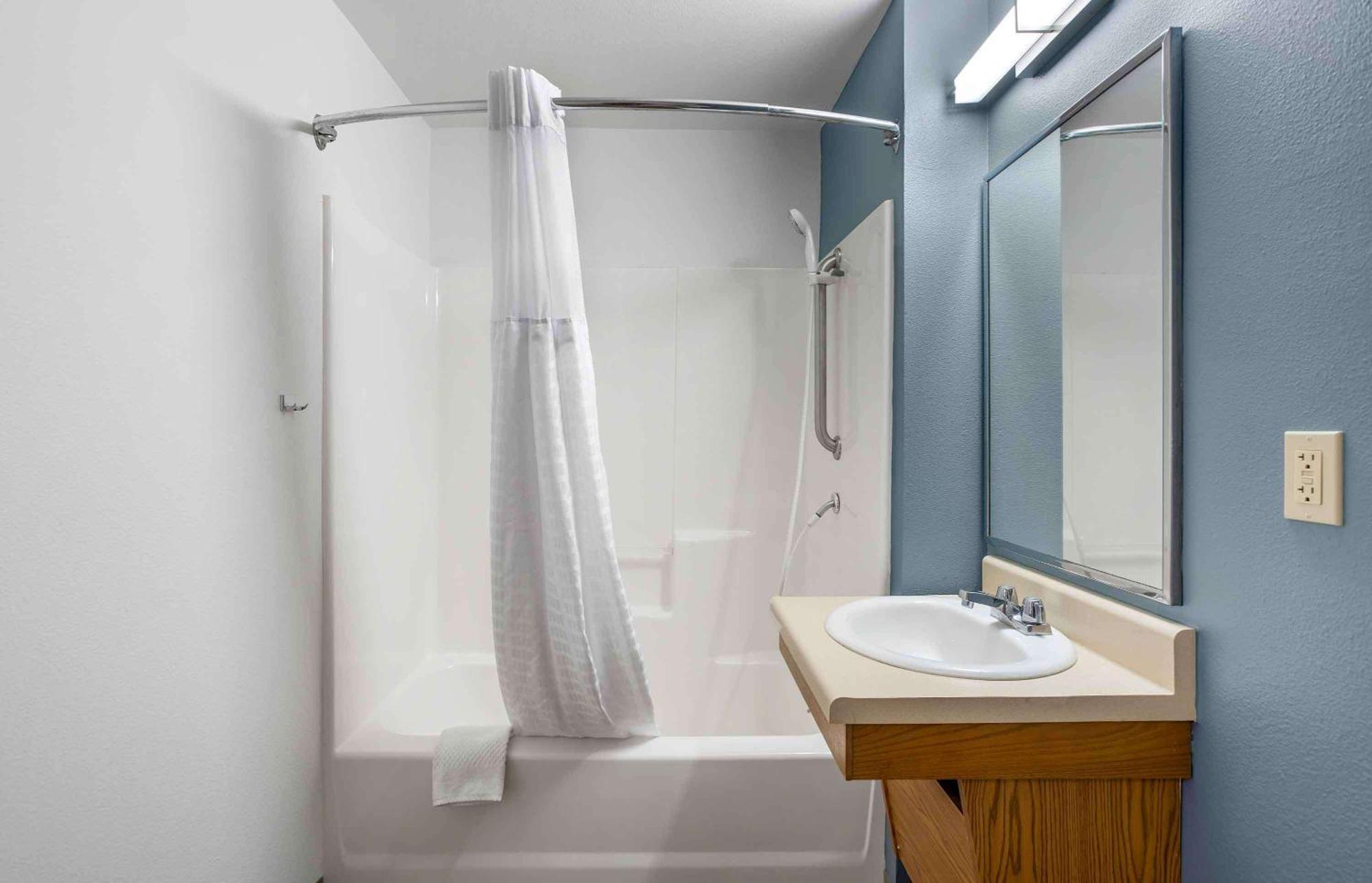 Extended America Select - Lauderdale - Airport - West Hotel 3*