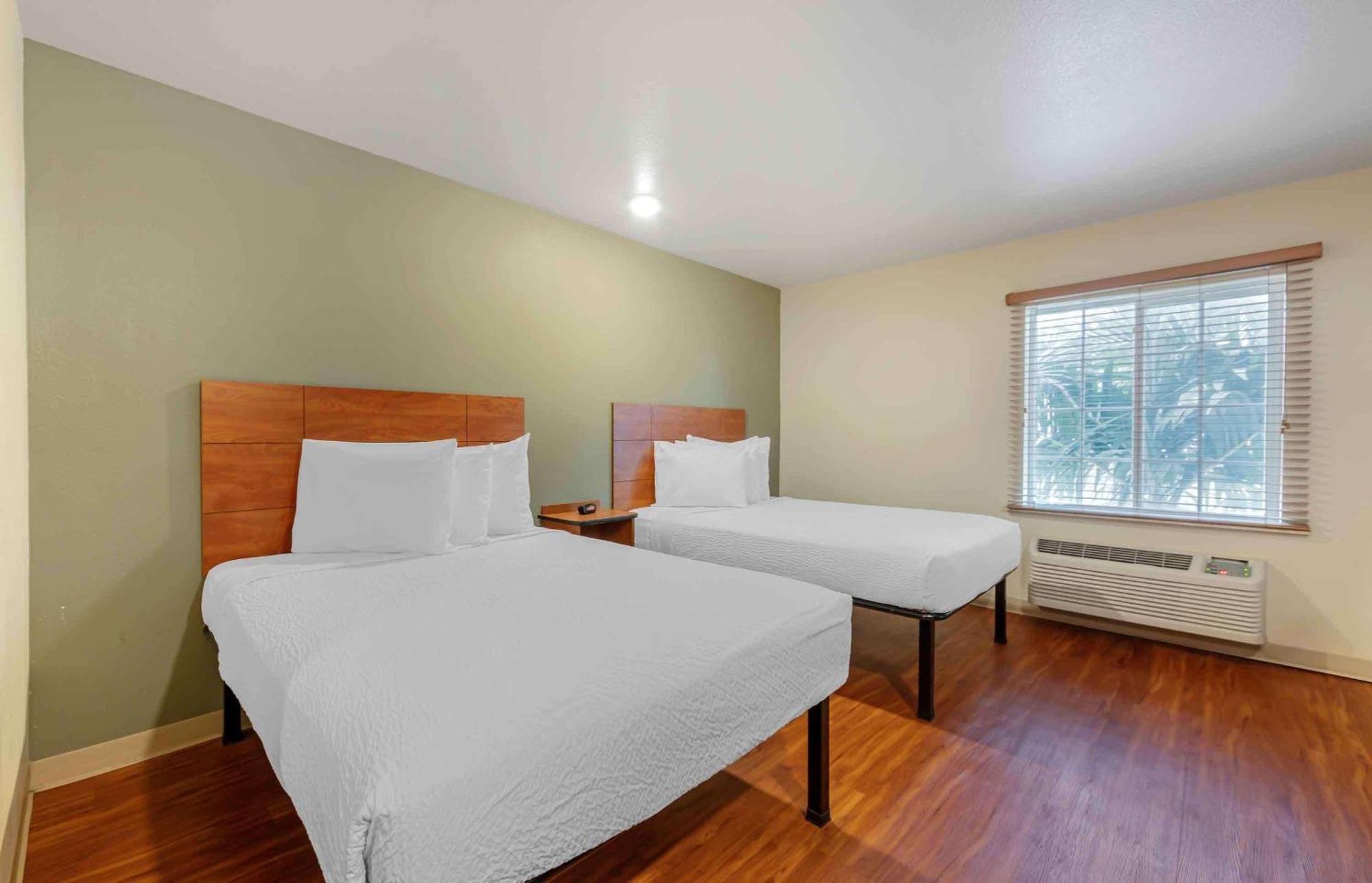 Extended America Select - Lauderdale - Airport - West Davie
